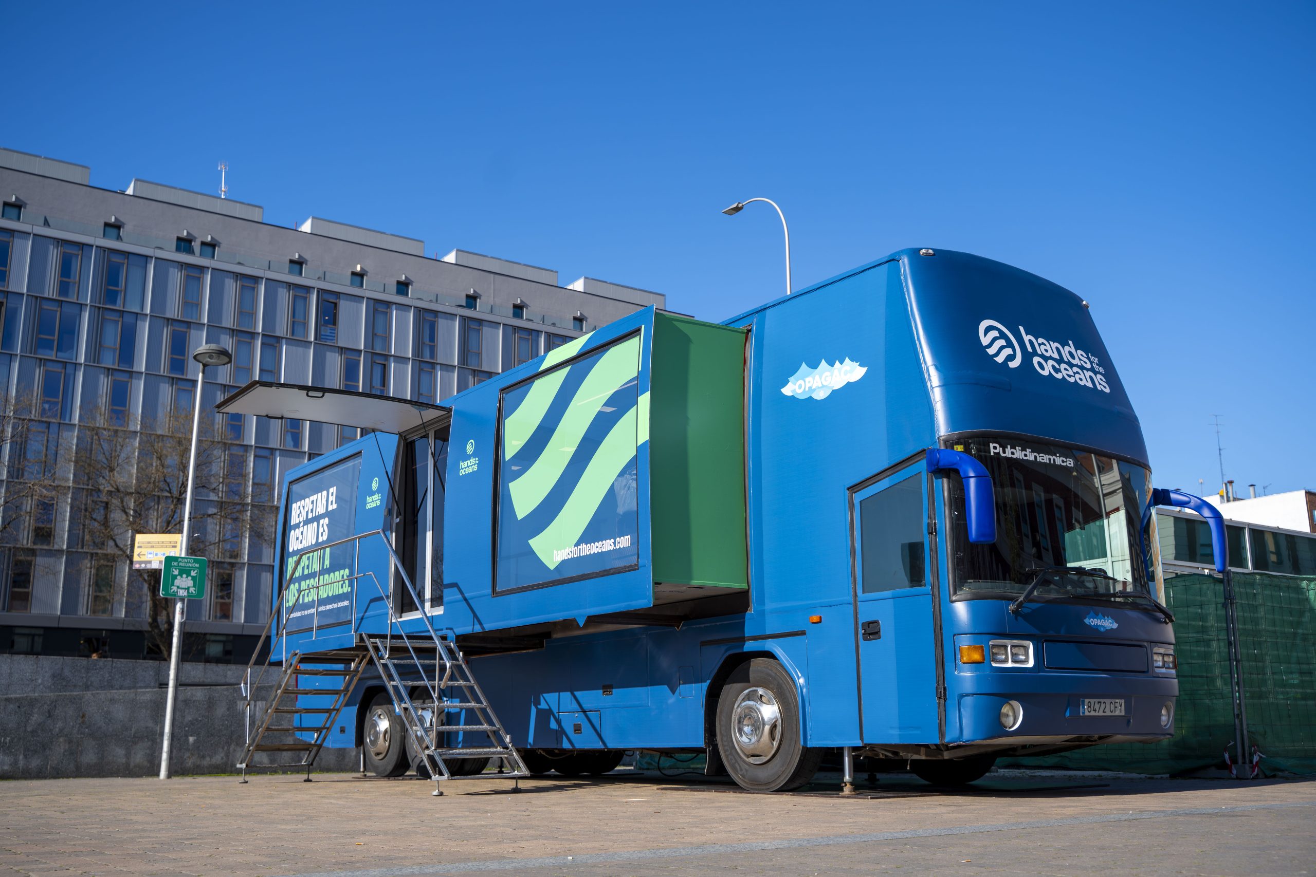Un autobús atunero ha "atracado" en Madrid
